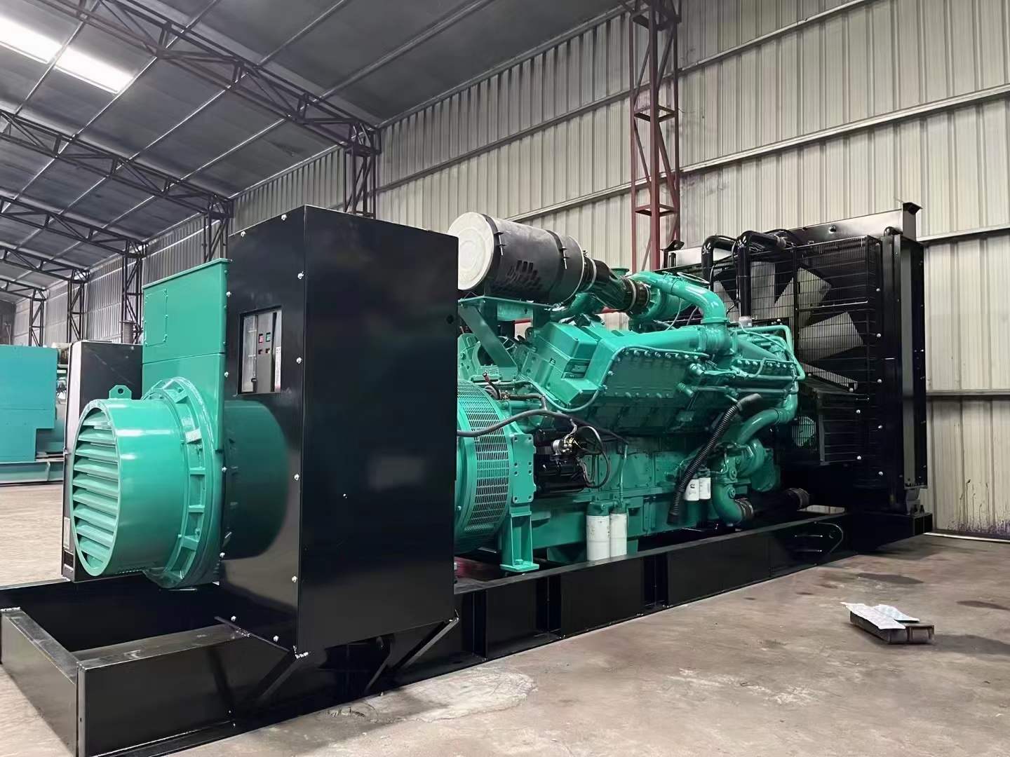 芙蓉如何降低 800kW 柴油发电机输出电流的波动？