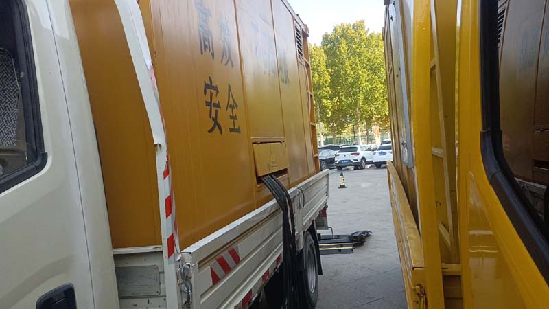 芙蓉如何判断柴油发电机组和UPS电源的切换时间是否符合要求？